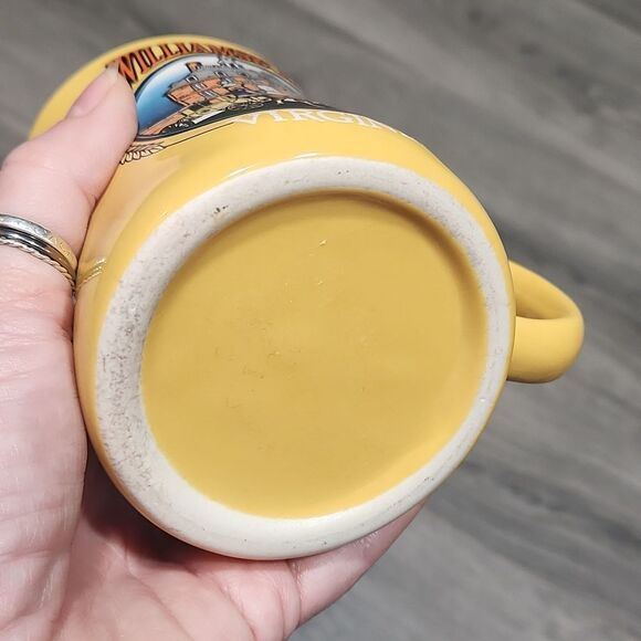 Chunky Mustard Williamsburh Virginia Scenic Mug - Picture 3 of 5